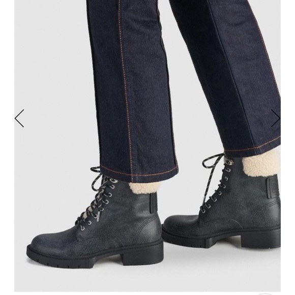Host Pick! Coach Lorimer Bootie w Shearling - Picture 2 of 16